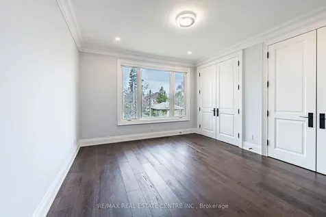 15 Montford Drive Toronto ON M2M 3H2