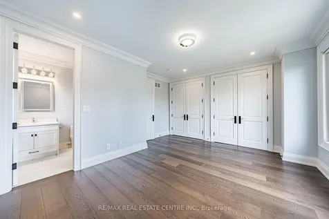 15 Montford Drive Toronto ON M2M 3H2