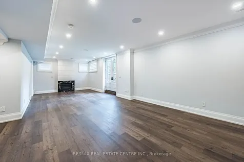 15 Montford Drive Toronto ON M2M 3H2