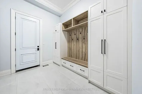 15 Montford Drive Toronto ON M2M 3H2