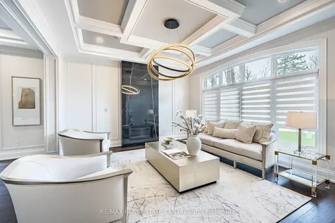 15 Montford Drive Toronto ON M2M 3H2
