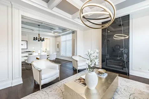15 Montford Drive Toronto ON M2M 3H2