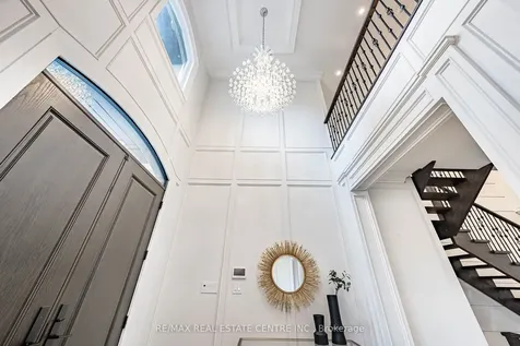 15 Montford Drive Toronto ON M2M 3H2