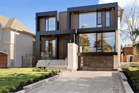 205 Horsham Avenue Toronto ON M2N 2A4