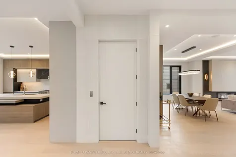 205 Horsham Avenue Toronto ON M2N 2A4