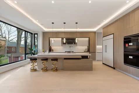 205 Horsham Avenue Toronto ON M2N 2A4