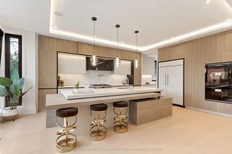 205 Horsham Avenue Toronto ON M2N 2A4