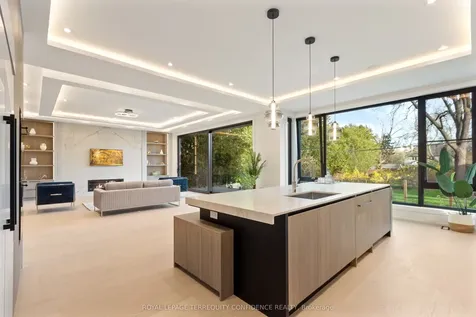 205 Horsham Avenue Toronto ON M2N 2A4