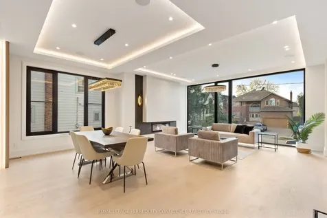 205 Horsham Avenue Toronto ON M2N 2A4