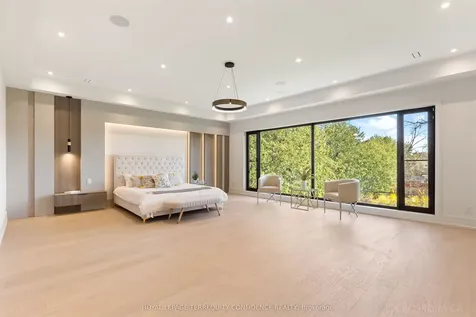 205 Horsham Avenue Toronto ON M2N 2A4