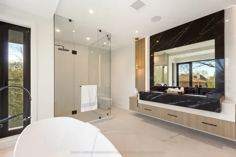 205 Horsham Avenue Toronto ON M2N 2A4