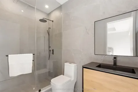 205 Horsham Avenue Toronto ON M2N 2A4