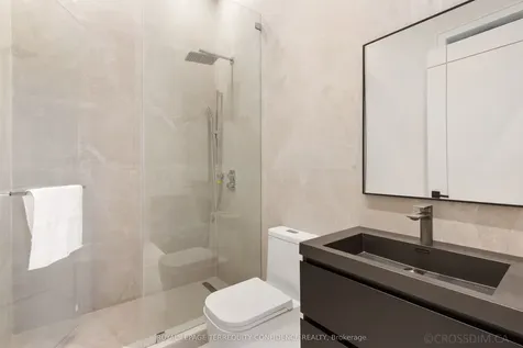 205 Horsham Avenue Toronto ON M2N 2A4