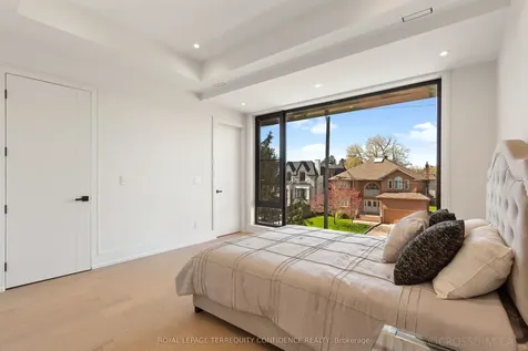 205 Horsham Avenue Toronto ON M2N 2A4