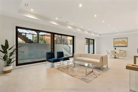 205 Horsham Avenue Toronto ON M2N 2A4