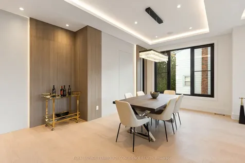 205 Horsham Avenue Toronto ON M2N 2A4
