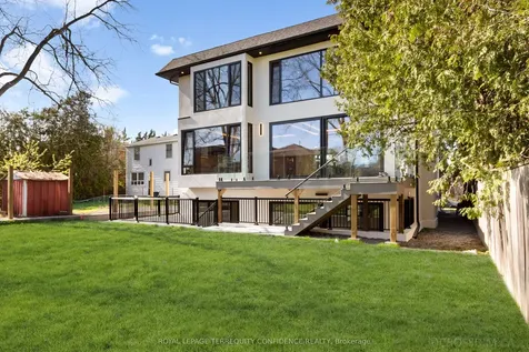 205 Horsham Avenue Toronto ON M2N 2A4