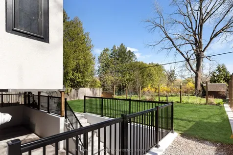 205 Horsham Avenue Toronto ON M2N 2A4