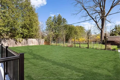 205 Horsham Avenue Toronto ON M2N 2A4