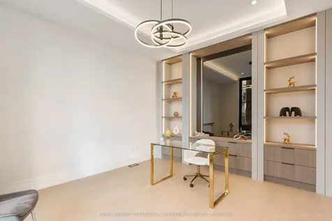 205 Horsham Avenue Toronto ON M2N 2A4