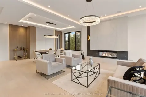 205 Horsham Avenue Toronto ON M2N 2A4