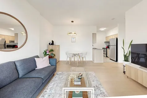 230 Queens Quay W Toronto ON M5J 2Y7