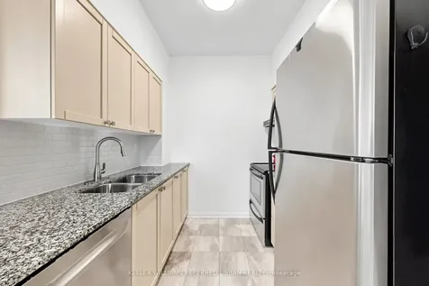 230 Queens Quay W Toronto ON M5J 2Y7