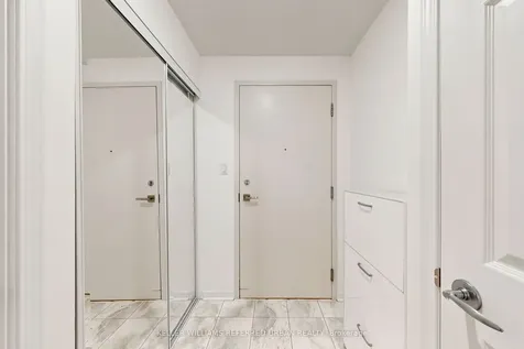 230 Queens Quay W Toronto ON M5J 2Y7