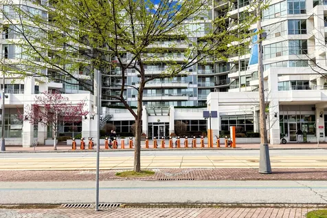 230 Queens Quay W Toronto ON M5J 2Y7