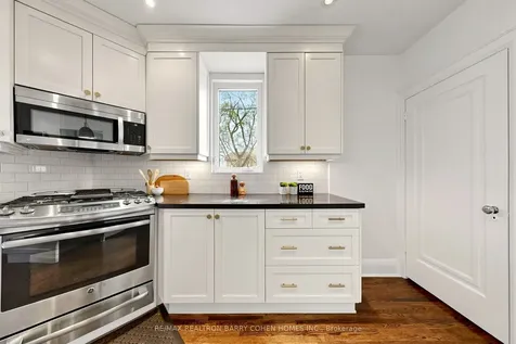3 Donegall Drive Toronto ON M4G 3G6