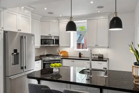 3 Donegall Drive Toronto ON M4G 3G6