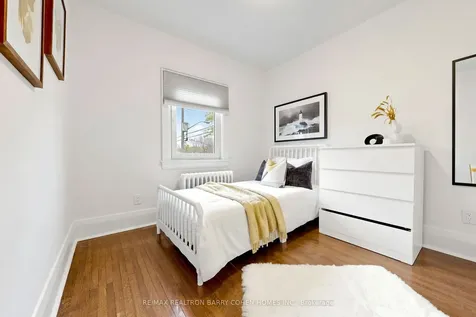 3 Donegall Drive Toronto ON M4G 3G6
