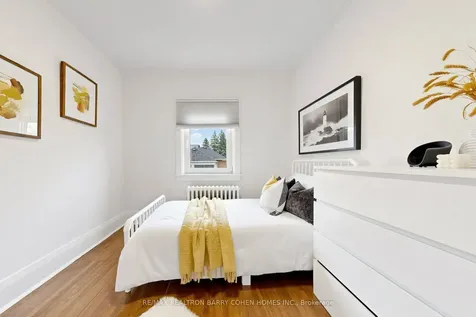 3 Donegall Drive Toronto ON M4G 3G6