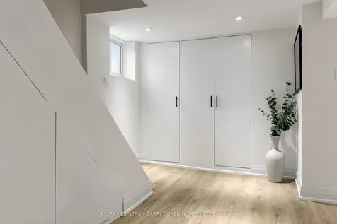 3 Donegall Drive Toronto ON M4G 3G6