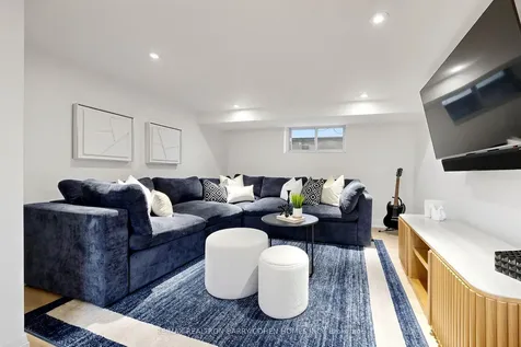 3 Donegall Drive Toronto ON M4G 3G6