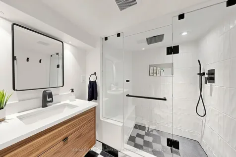3 Donegall Drive Toronto ON M4G 3G6