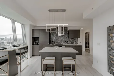 9 Bogert Avenue Toronto ON M2N 0H3