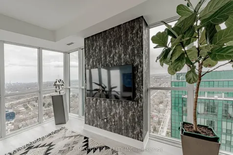 9 Bogert Avenue Toronto ON M2N 0H3