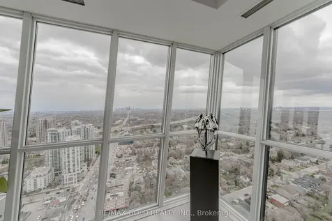 9 Bogert Avenue Toronto ON M2N 0H3