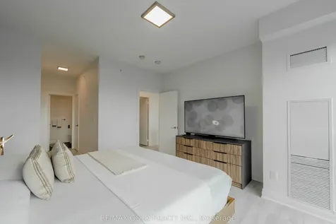 9 Bogert Avenue Toronto ON M2N 0H3