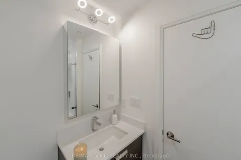 9 Bogert Avenue Toronto ON M2N 0H3