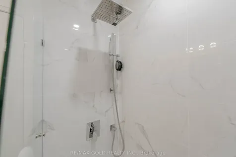 9 Bogert Avenue Toronto ON M2N 0H3