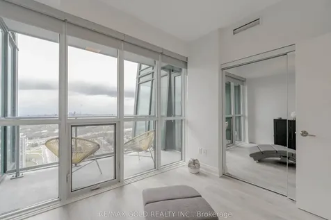 9 Bogert Avenue Toronto ON M2N 0H3