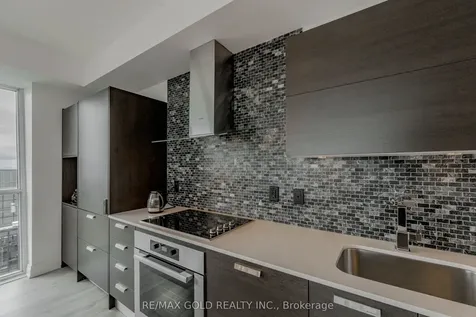 9 Bogert Avenue Toronto ON M2N 0H3