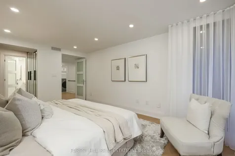 349 St Clair Avenue W Toronto ON M5P 1N3