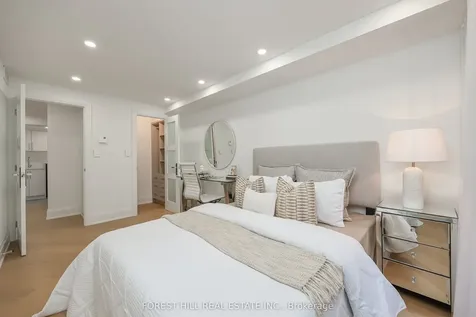 349 St Clair Avenue W Toronto ON M5P 1N3