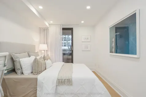 349 St Clair Avenue W Toronto ON M5P 1N3