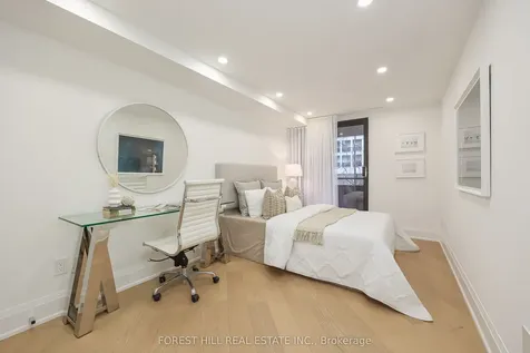 349 St Clair Avenue W Toronto ON M5P 1N3