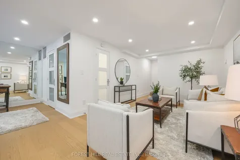 349 St Clair Avenue W Toronto ON M5P 1N3