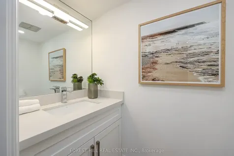 349 St Clair Avenue W Toronto ON M5P 1N3